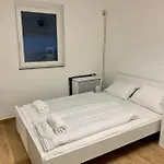 Amira Apartman *