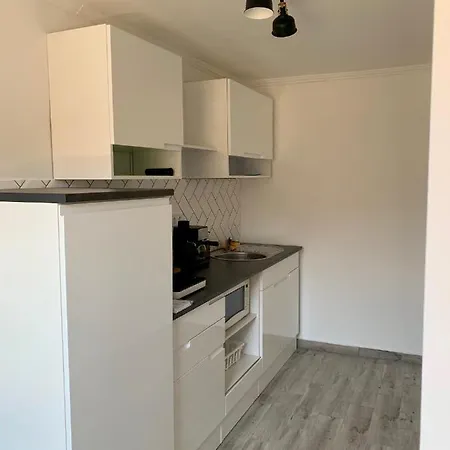Amira Apartman *