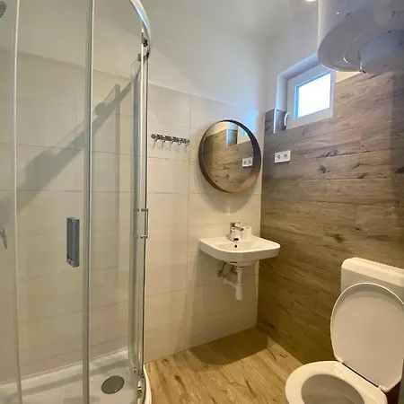 Amira Apartman Apartman *