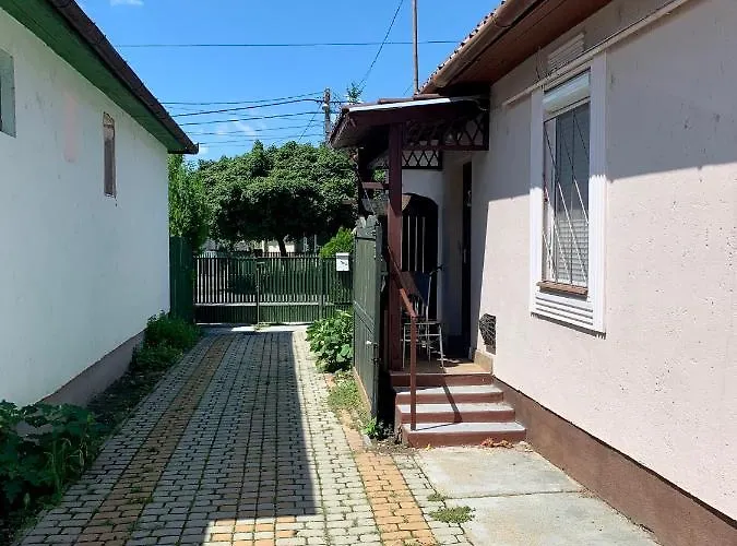 Amira Apartman