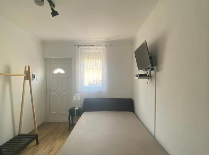 Amira Apartman